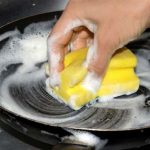 Xoong nồi bị cháy ư…. ?? Đừng lo, vì đã có 5 cách thần thánh này